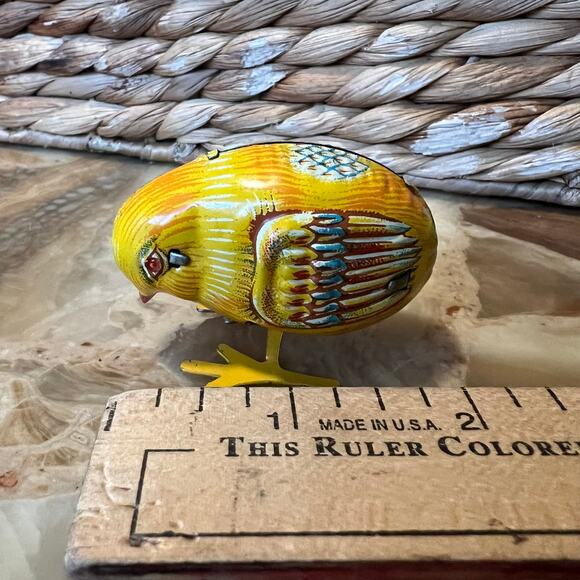 Wind Up Chickie Toy - Picture 3 of 5